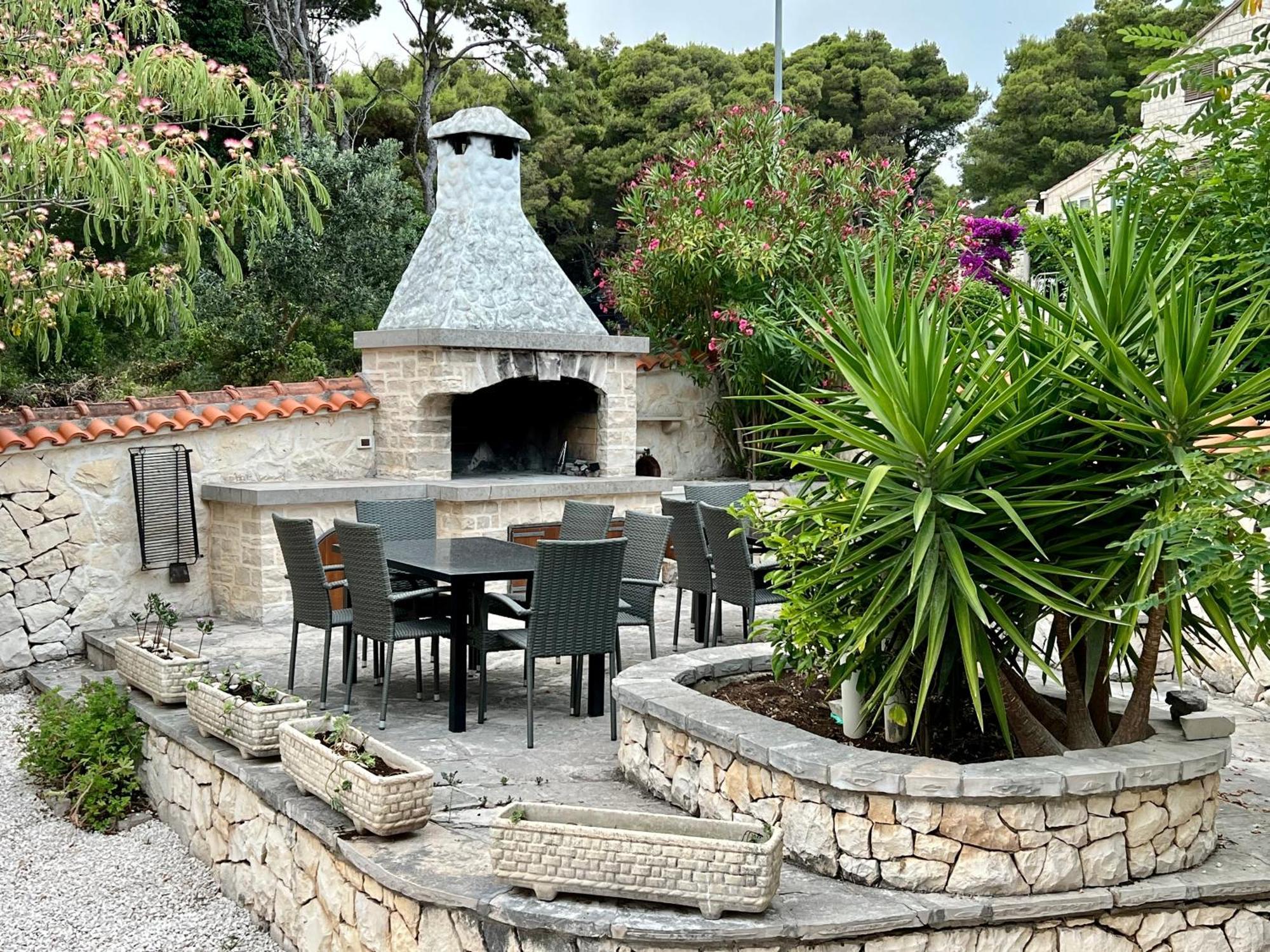 Appartement Vera Seafront Sumartin