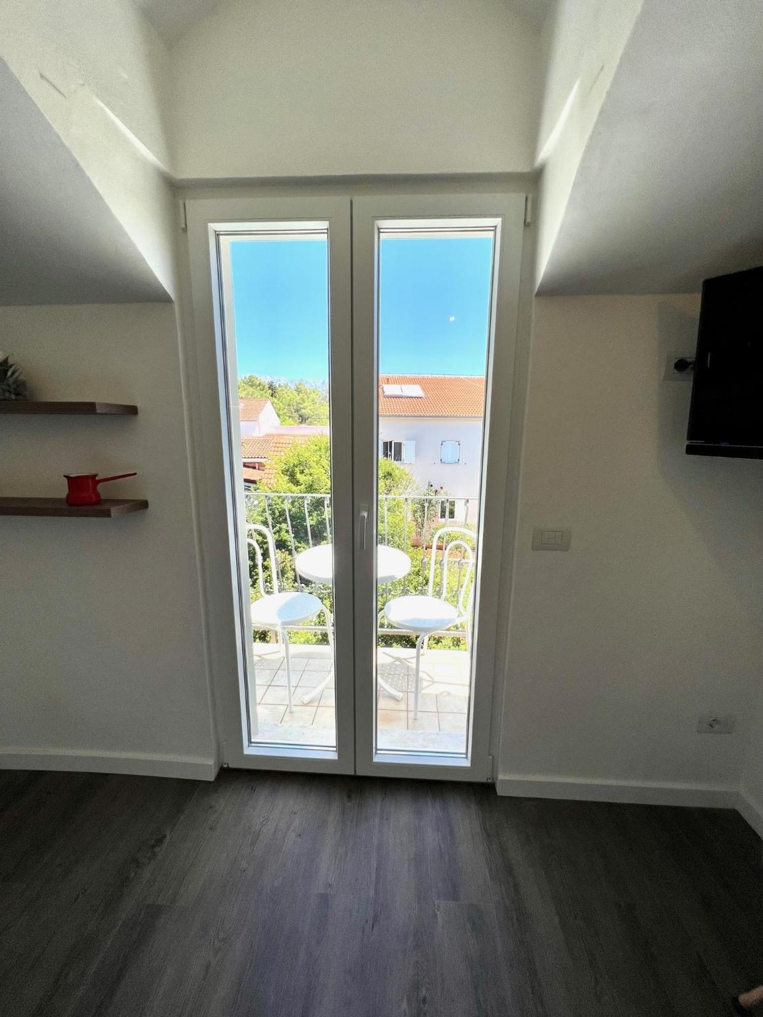 Appartement Vera Seafront Sumartin