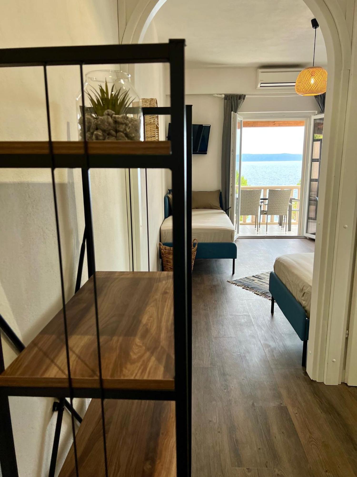 Vera Seafront Appartement Sumartin